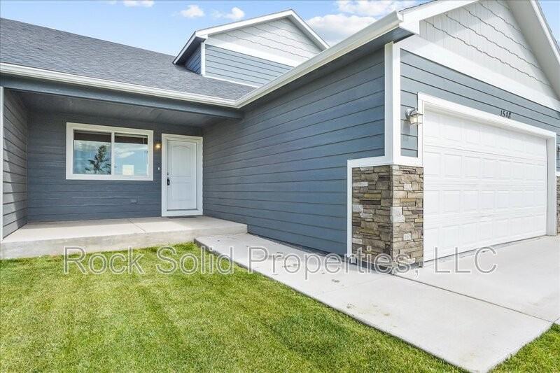 1548 Danny Pl - Photo 2 of 36