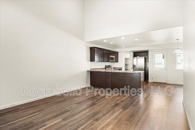 1548 Danny Pl - Photo 6 of 36