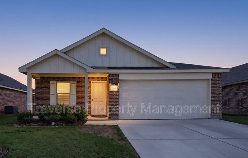1380 Beach Dr - Photo 2 of 26