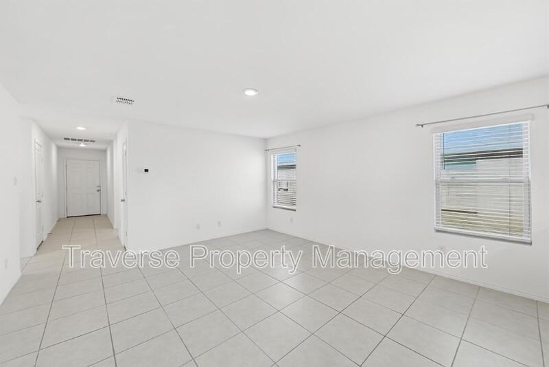1380 Beach Dr - Photo 5 of 26