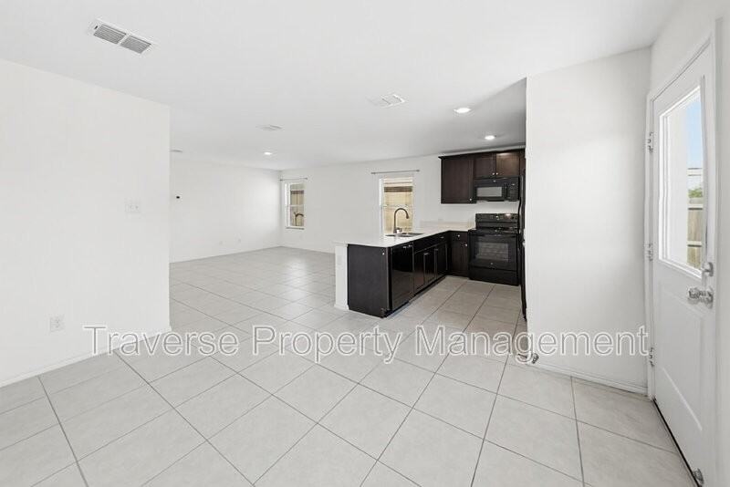 1380 Beach Dr - Photo 7 of 26