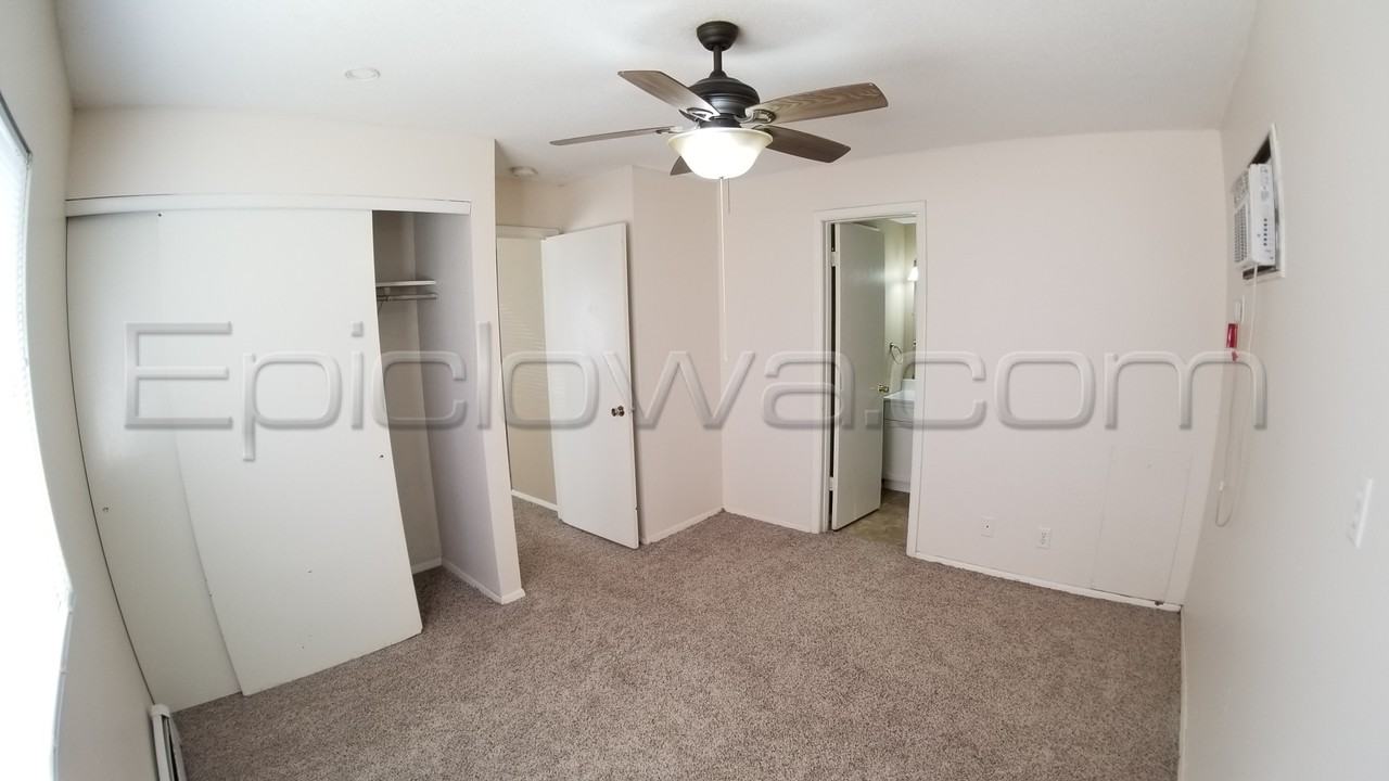 1385 Meadowview Dr - Photo 3 of 8