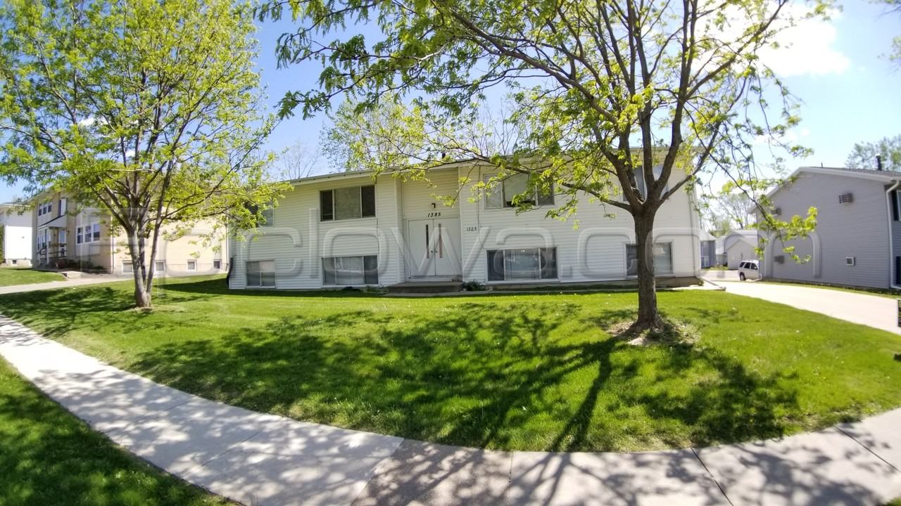 1385 Meadowview Dr - Photo 6 of 8