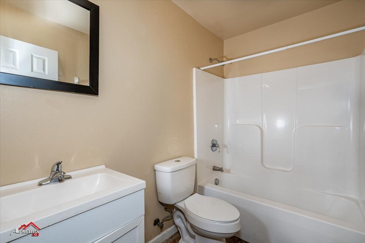 1231 Crofton Unit A - Photo 6 of 24