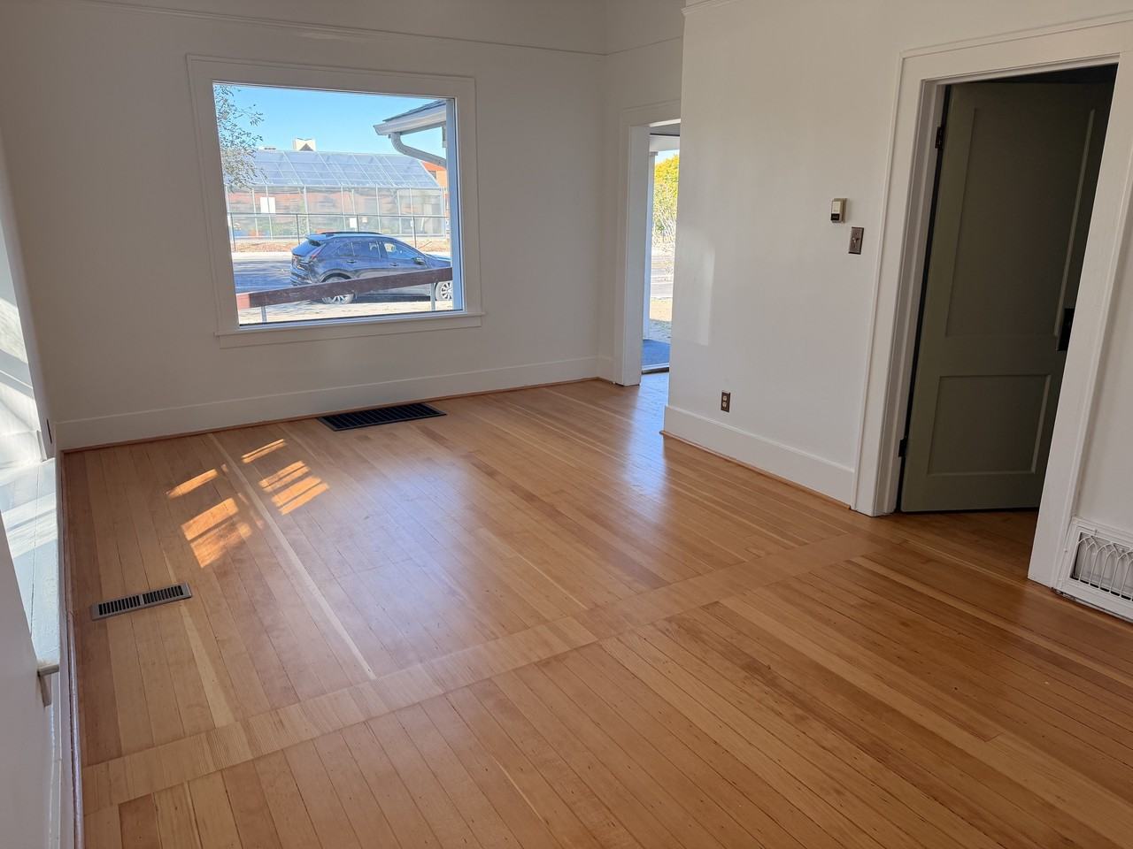 833 South Center Street - Photo 4 of 13
