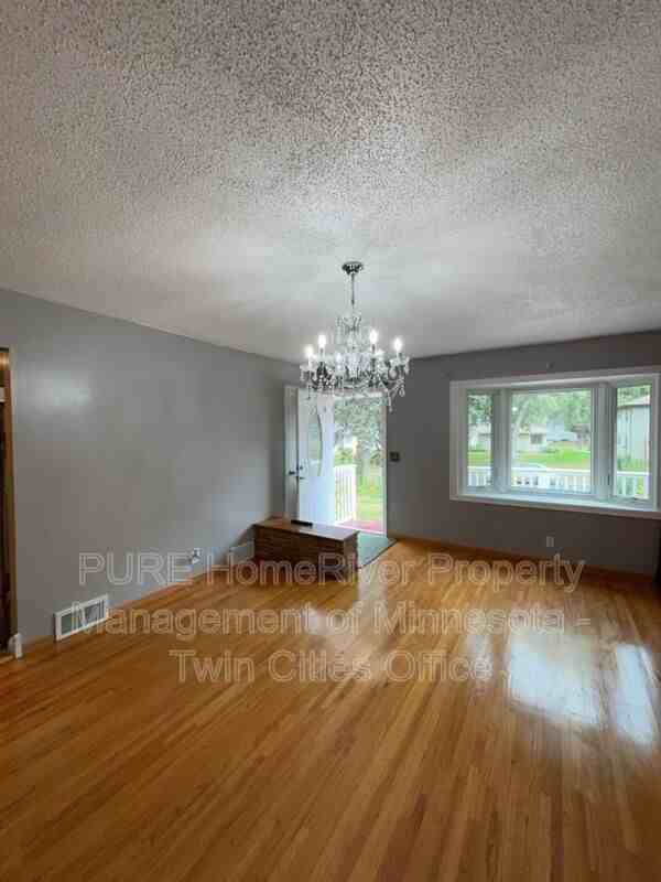 4436 2 1/2 St Ne - Photo 3 of 17