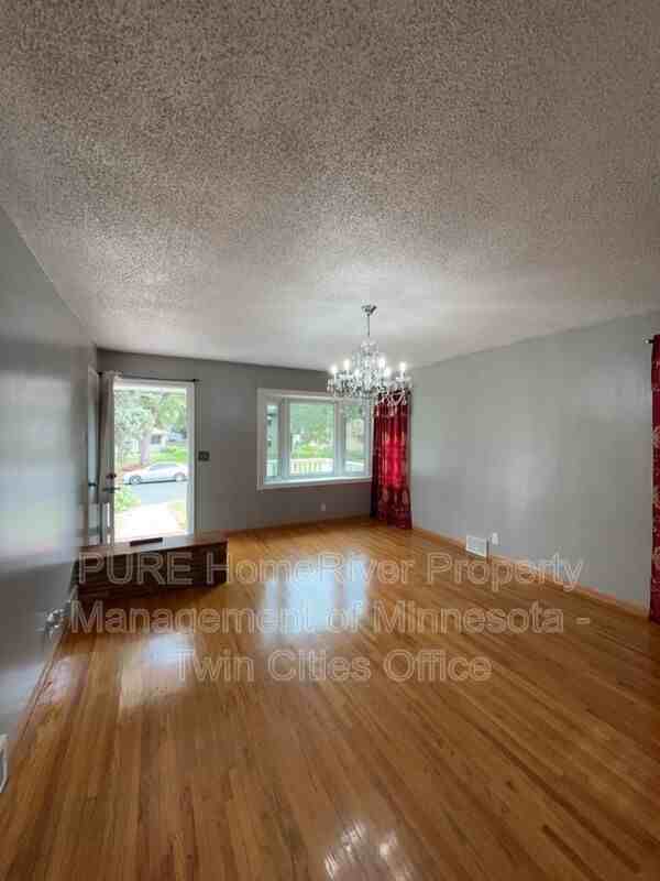 4436 2 1/2 St Ne - Photo 6 of 17