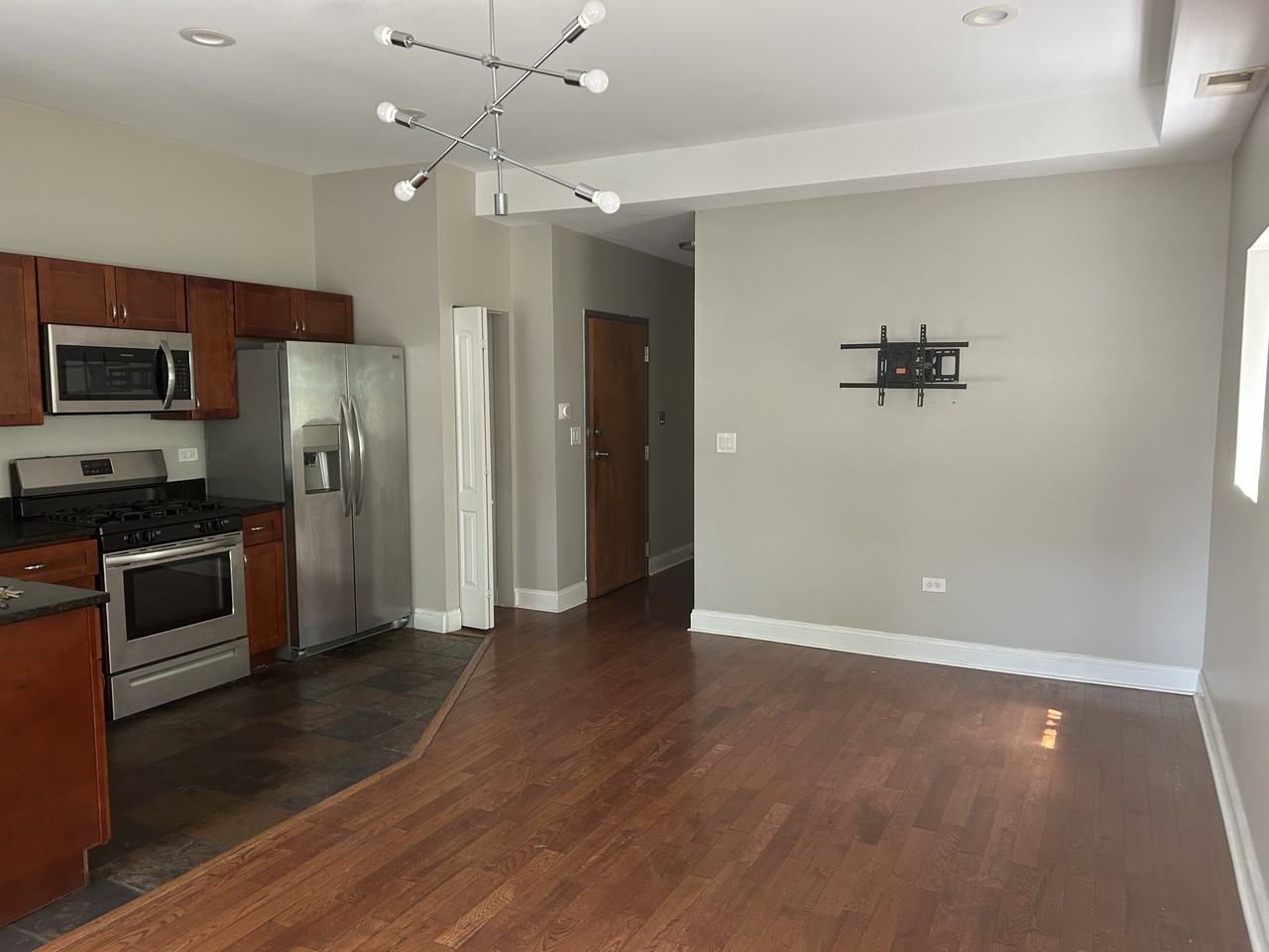 5431 South Michigan Avenue - Photo 2 of 10