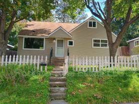 6128 N Oak St - Photo 1 of 1