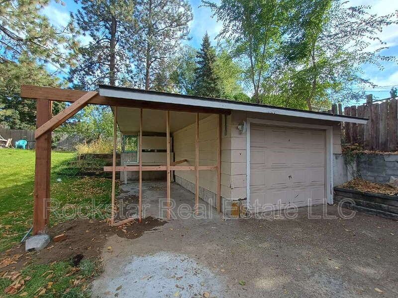 6128 N Oak St - Photo 5 of 33