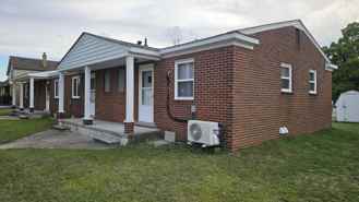 5903 North Wayne - Photo 1 of 1