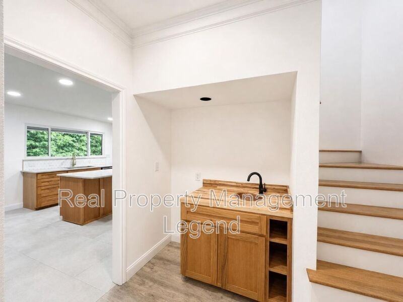 70 Legend Rd - Photo 2 of 36