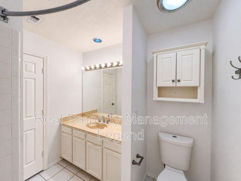 70 Legend Rd - Photo 6 of 36