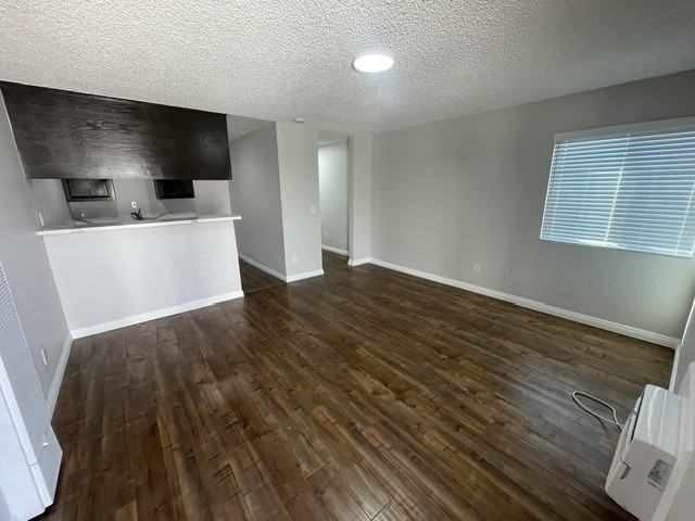 1333 W. Stoneridge Court - Photo 2 of 13