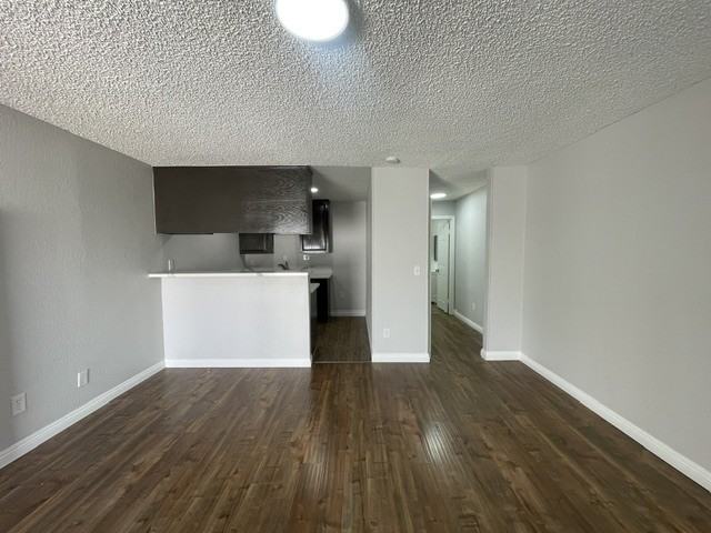 1333 W. Stoneridge Court - Photo 3 of 13