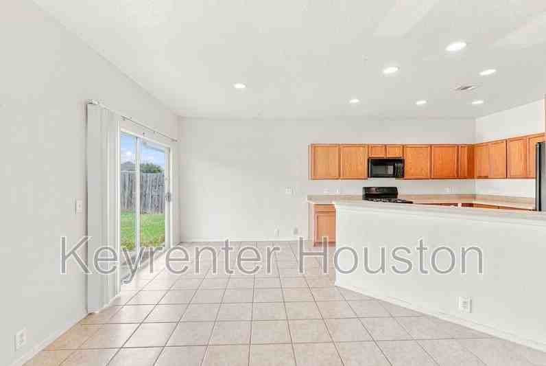 3310 Jib Ct - Photo 5 of 16
