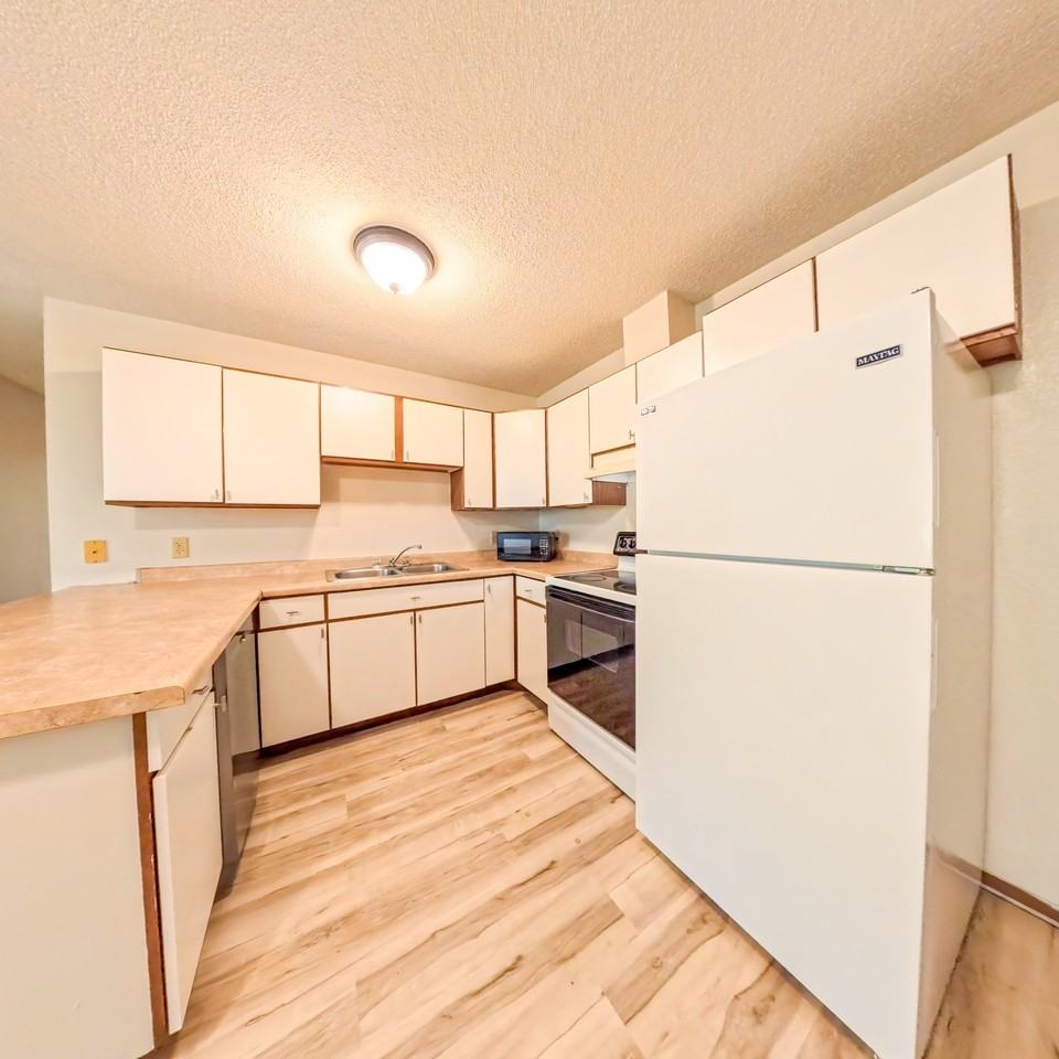 1311 6th Avenue South - Photo 5 of 18