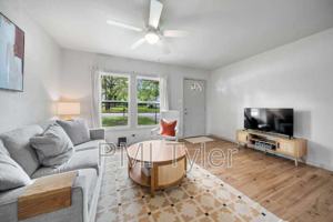 featured image of 722 S Palmer Ave