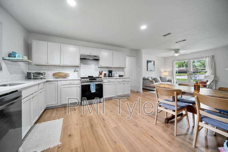 722 S Palmer Ave - Photo 5 of 16