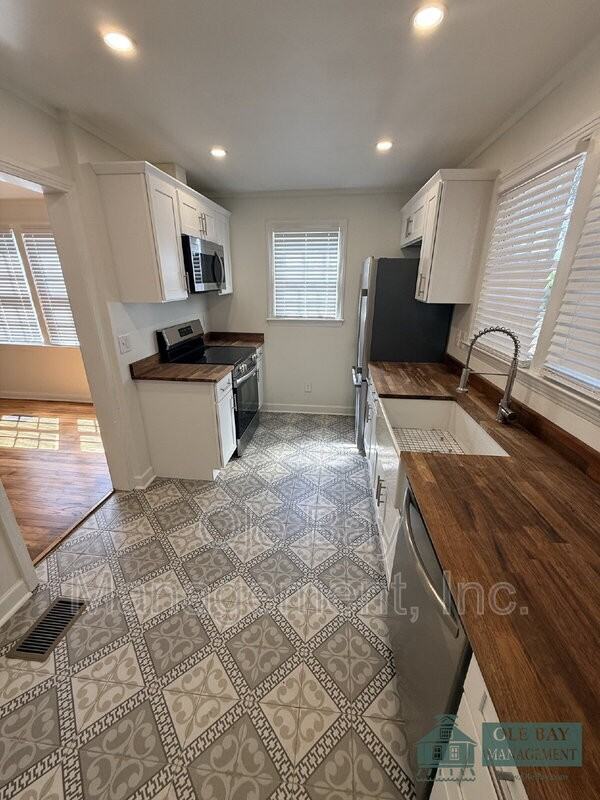 1808 New Hamilton St - Photo 3 of 8