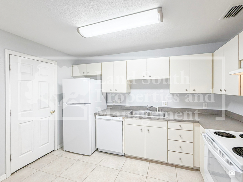 5527 Gaur Ln - Photo 5 of 16