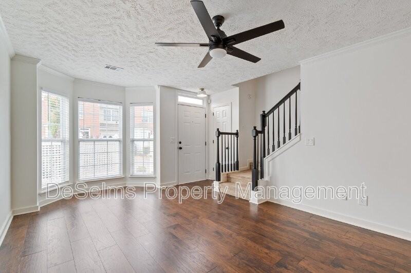 423 Compton Ln - Photo 3 of 32