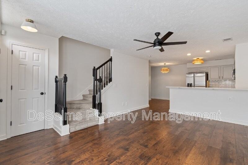 423 Compton Ln - Photo 6 of 32