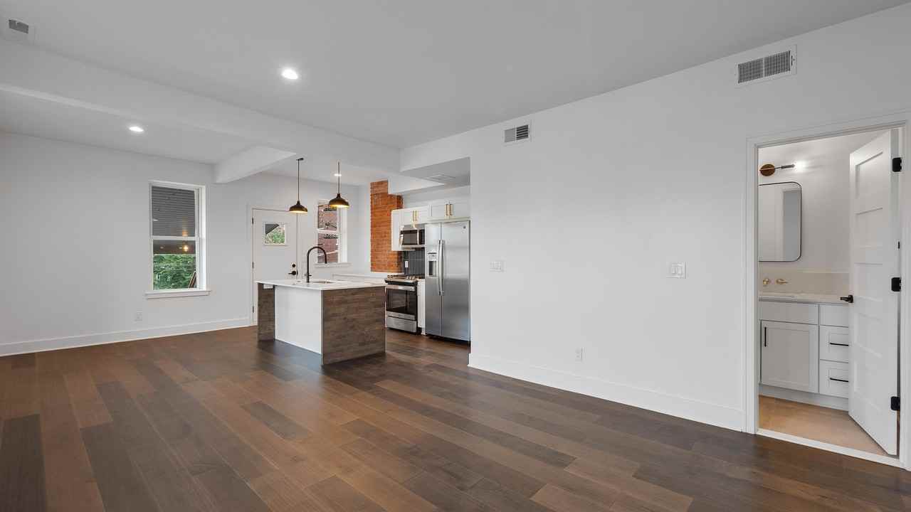 632 Prentis Street - Photo 4 of 50