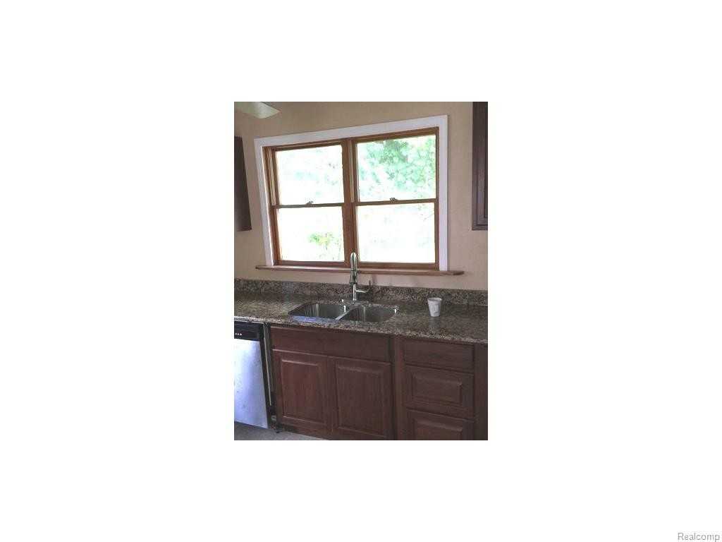 10652 Whittaker Rd - Photo 3 of 12