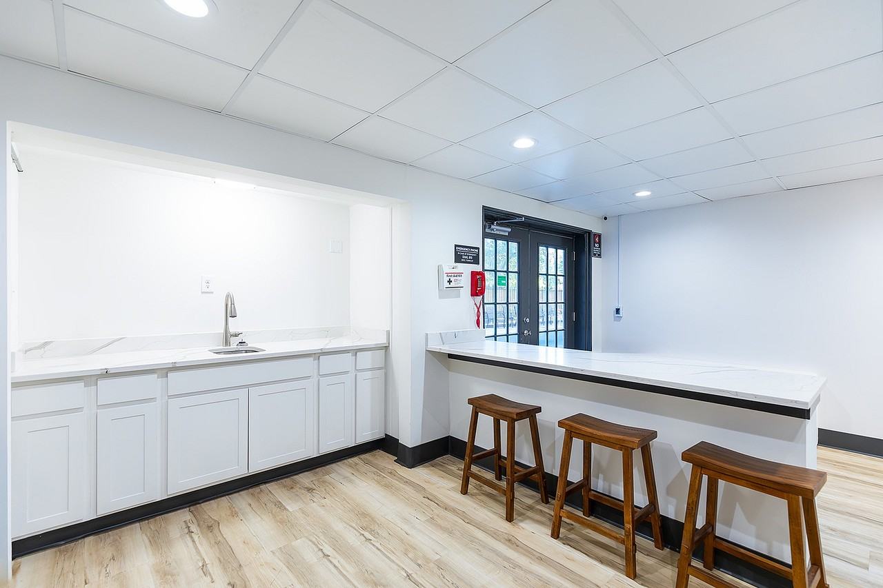 Washington Place Apartments - Photo 5 of 38