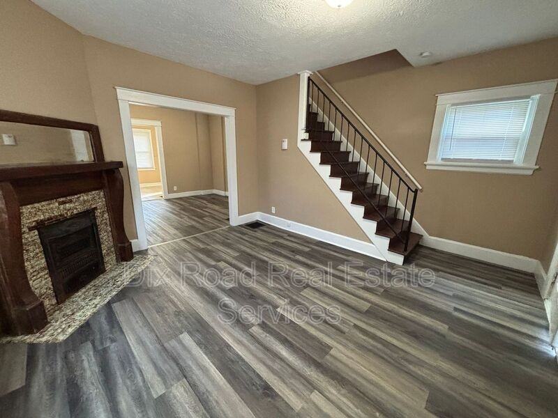 2024 Hill Ave - Photo 7 of 19