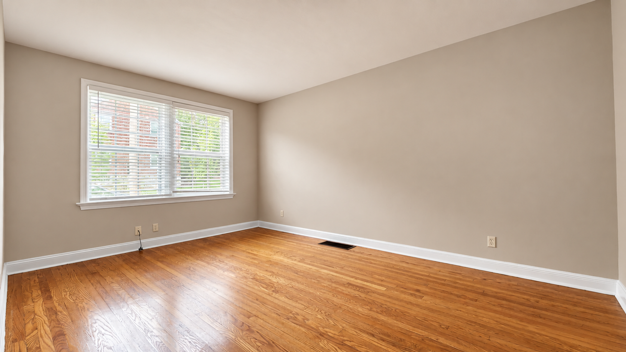 1020 Sanford Ave - Photo 7 of 12