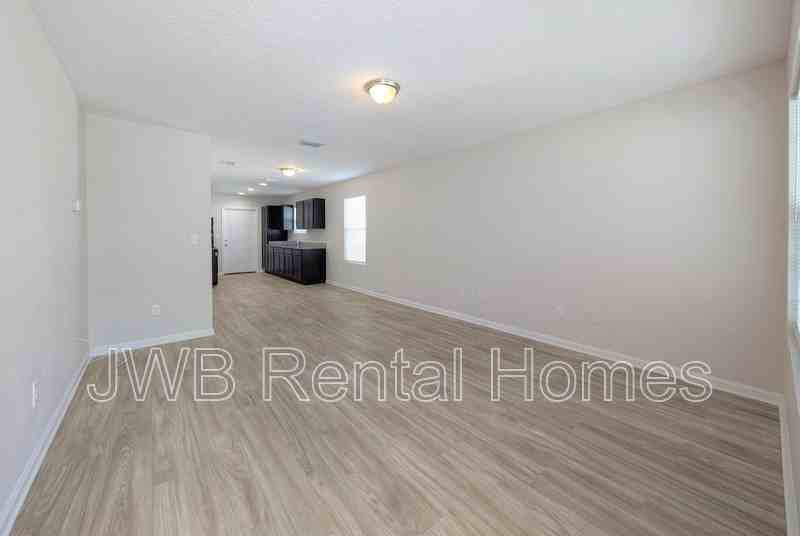 2034 Hartridge St - Photo 7 of 28