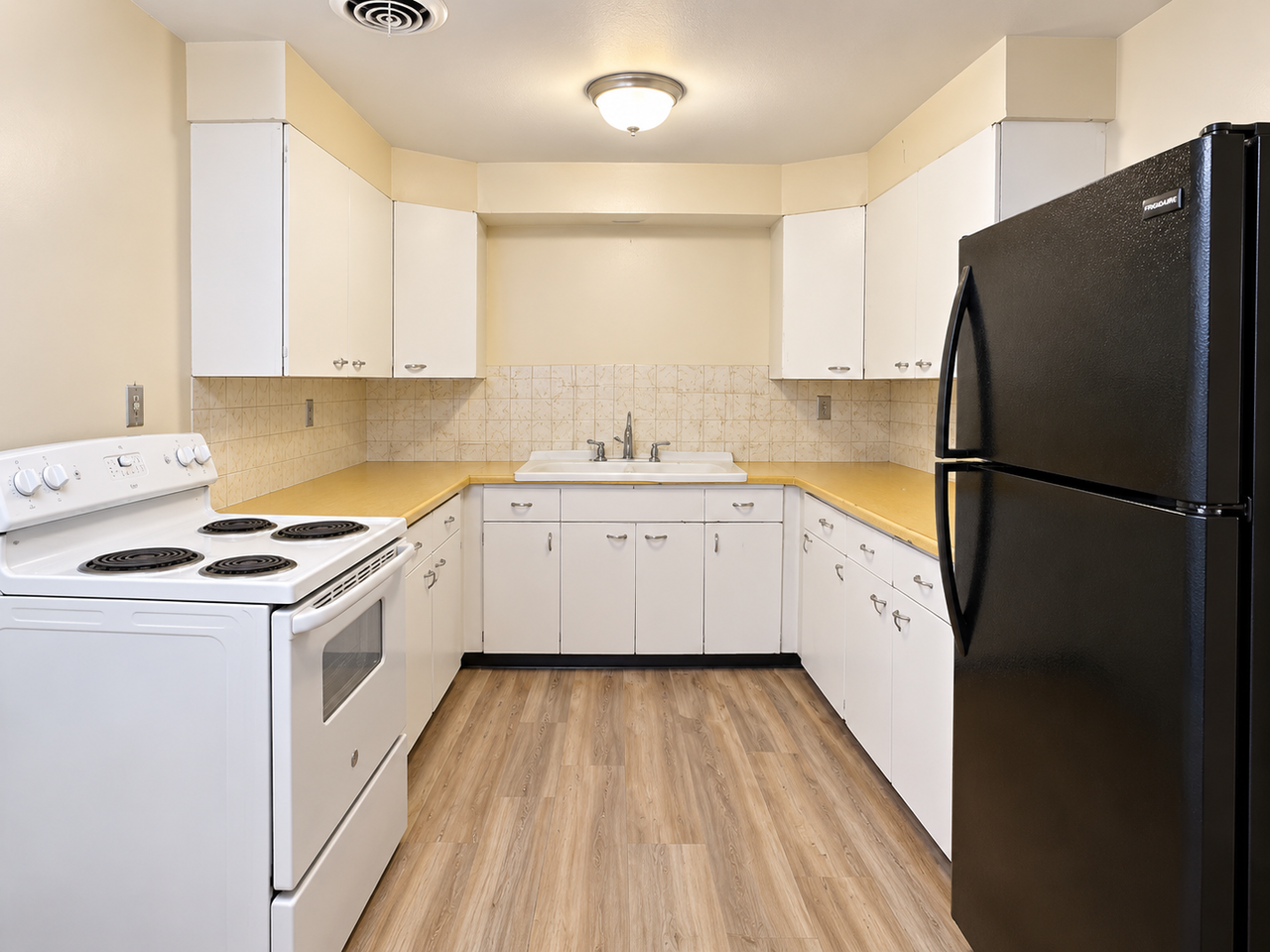 81.00 - 506 2nd Street - Photo 2 of 10