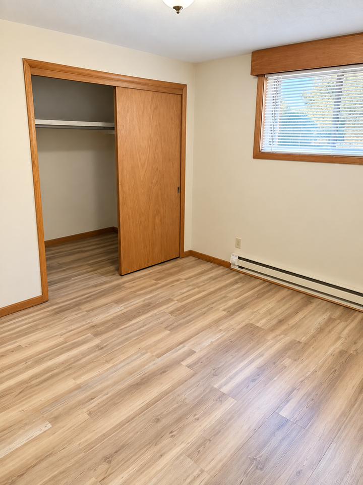 81.00 - 506 2nd Street - Photo 4 of 10
