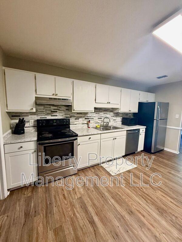917 Odom Dr - Photo 3 of 11