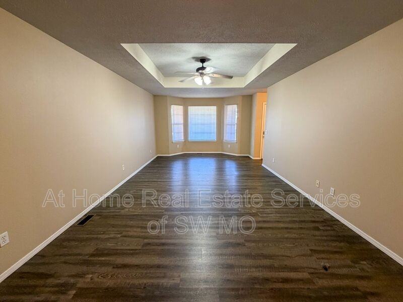 1105 N 25th St - Photo 2 of 13
