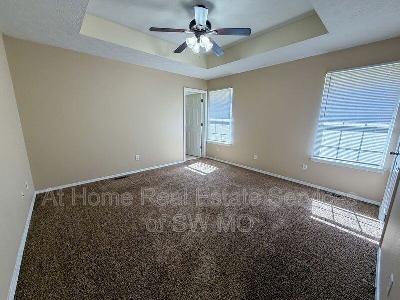 1105 N 25th St - Photo 5 of 13