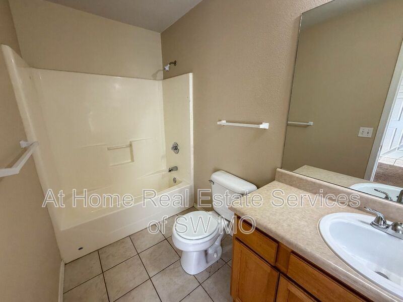 1105 N 25th St - Photo 6 of 13