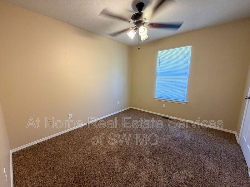 1105 N 25th St - Photo 7 of 13