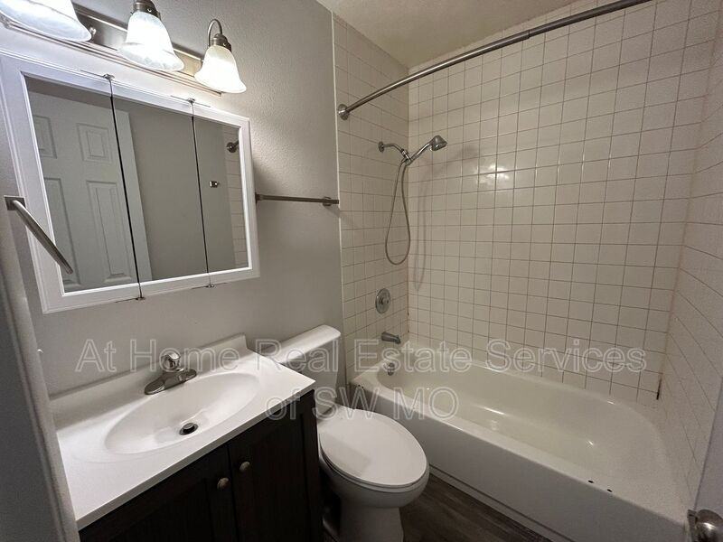 3345 E Linwood St - Photo 5 of 6