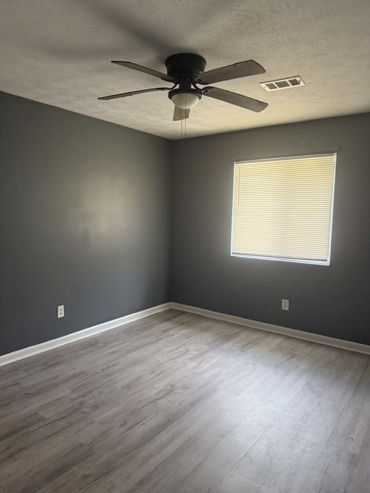 4125 Sandfort Road - Photo 6 of 7