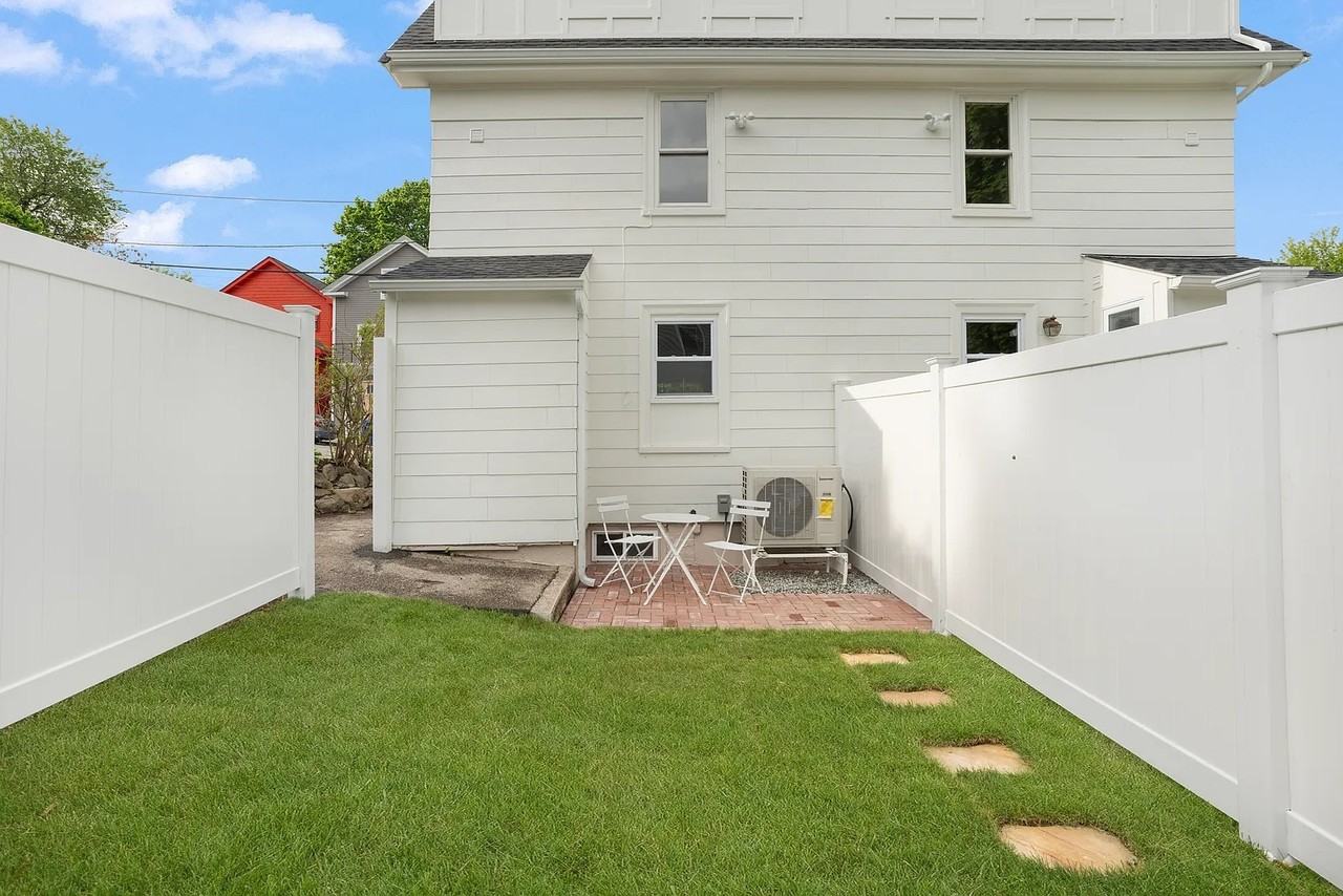 54 Grand View Street - Photo 3 of 12