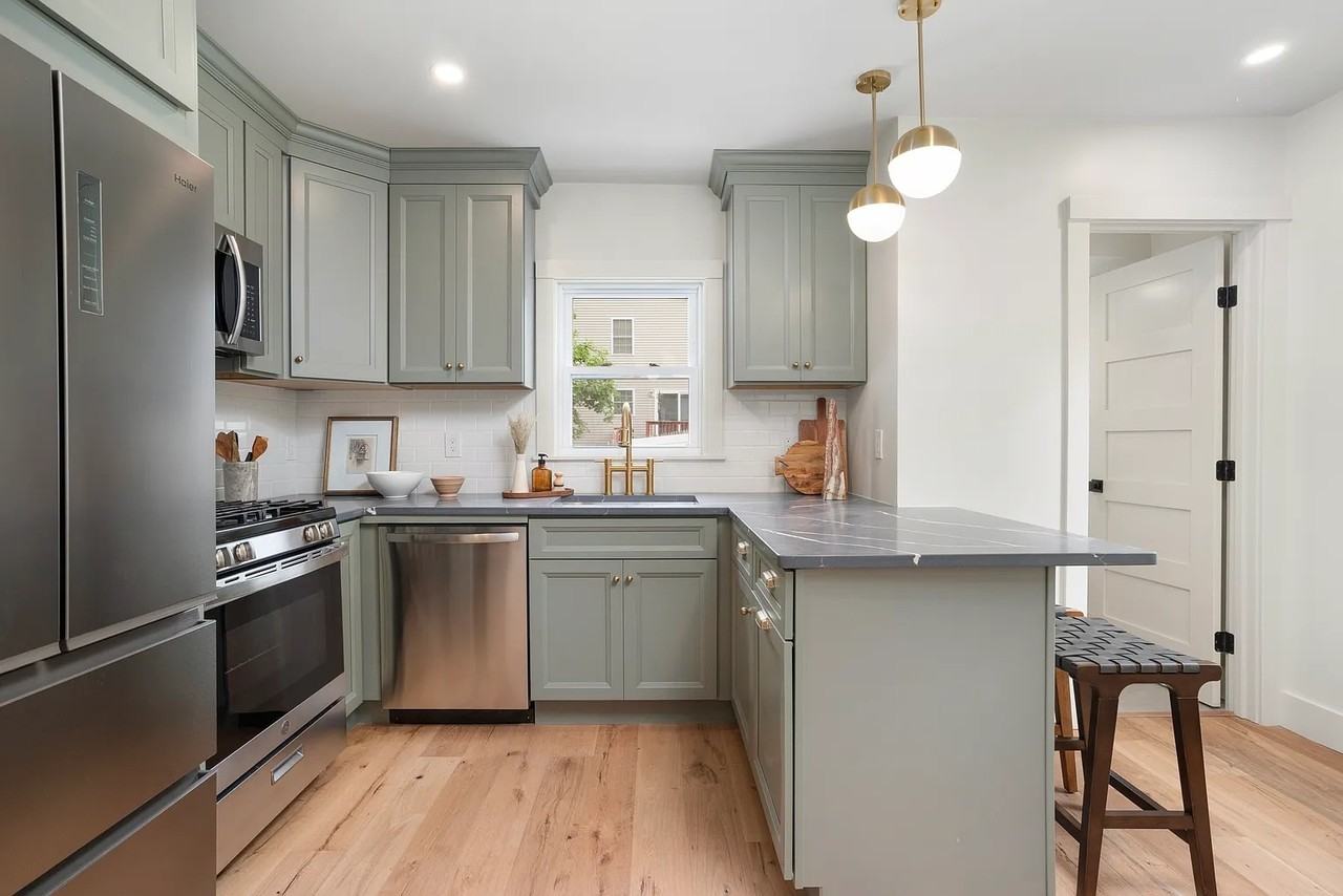 54 Grand View Street - Photo 6 of 12