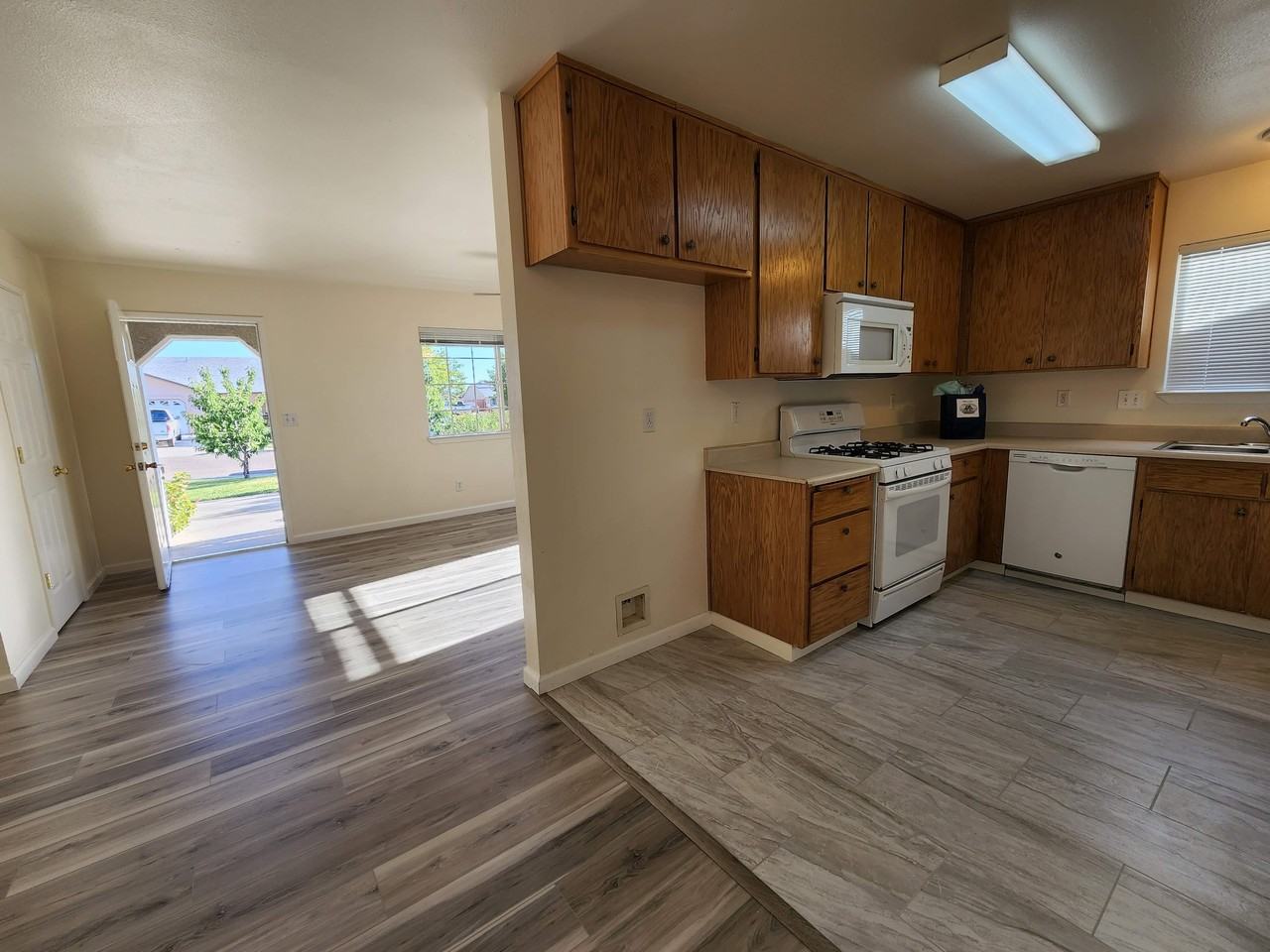 Reta, 2117 - Photo 3 of 18