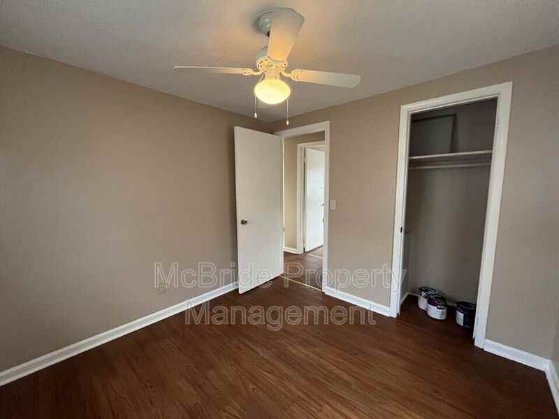 1077 Williston Rd - Photo 5 of 13