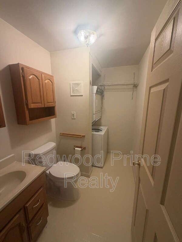 1113 N 3rd St - Photo 3 of 10