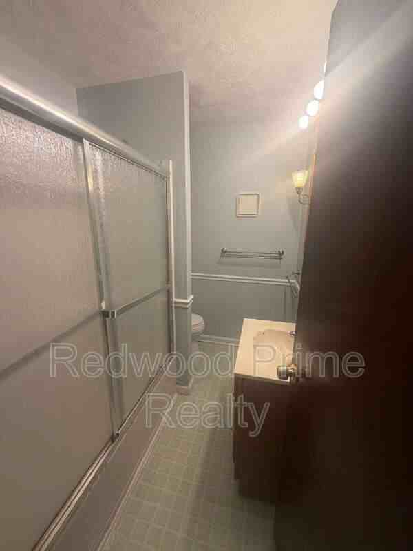 1113 N 3rd St - Photo 6 of 10