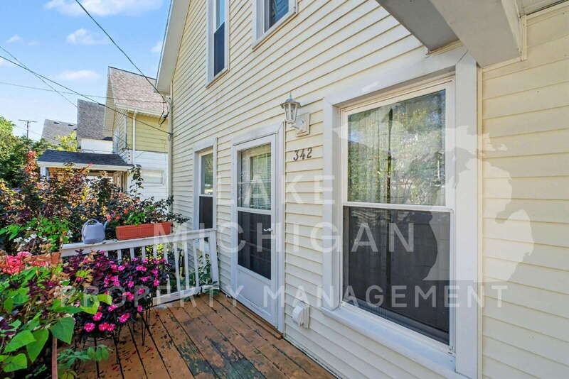 342 Page St Ne - Photo 2 of 18