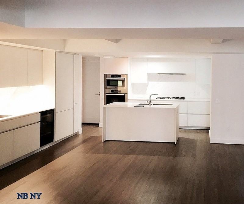 737 Park Ave #8G